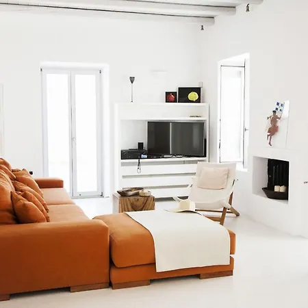 Luxury Seafront Villa *